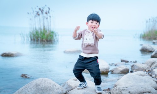 小孩身上起红疹是什么原因-小孩身上起红疹水泡网- 小孩身上起红疹水泡痒怎么办知识,分享小孩身上红疹怎么回事